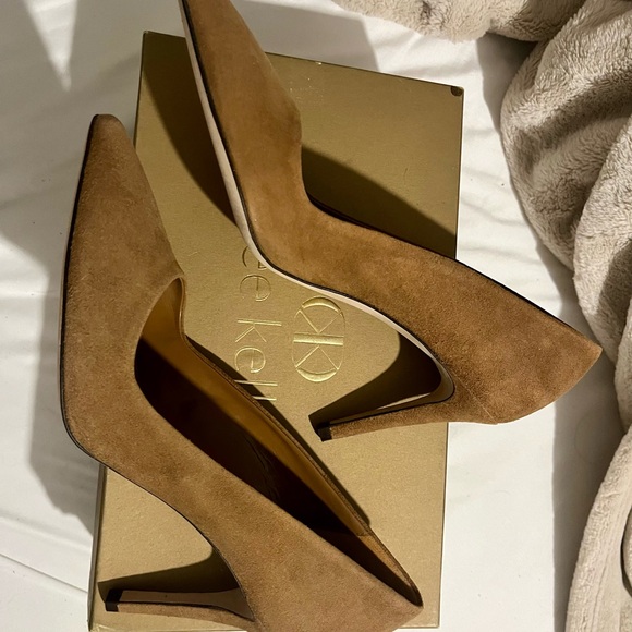 Dee Keller Shoes - Women’s dee keller Camel Suede Pumps Size 39